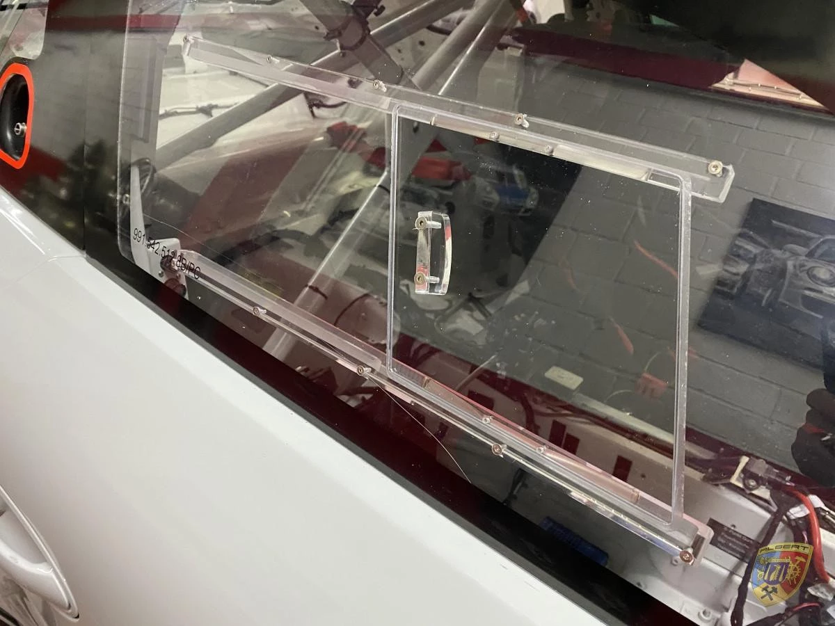991 Panneaux de porte avec vitre coulissante en acrylique pour portes en carbone Porsche 911 | Albert Motorsport