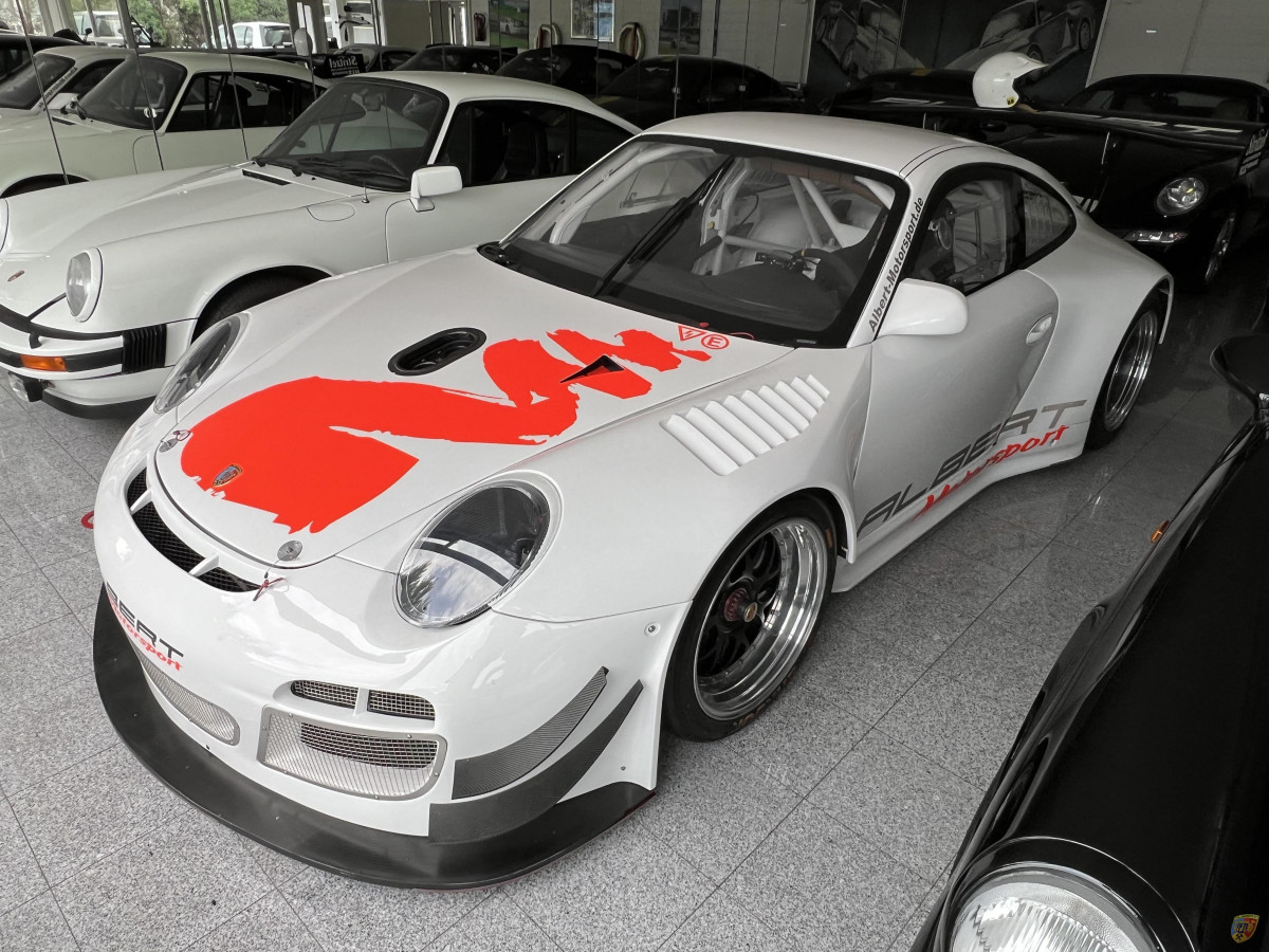 Porsche 997 GT3 R ricostruita con tecnologia Cup 2010, chilometraggio 0 km