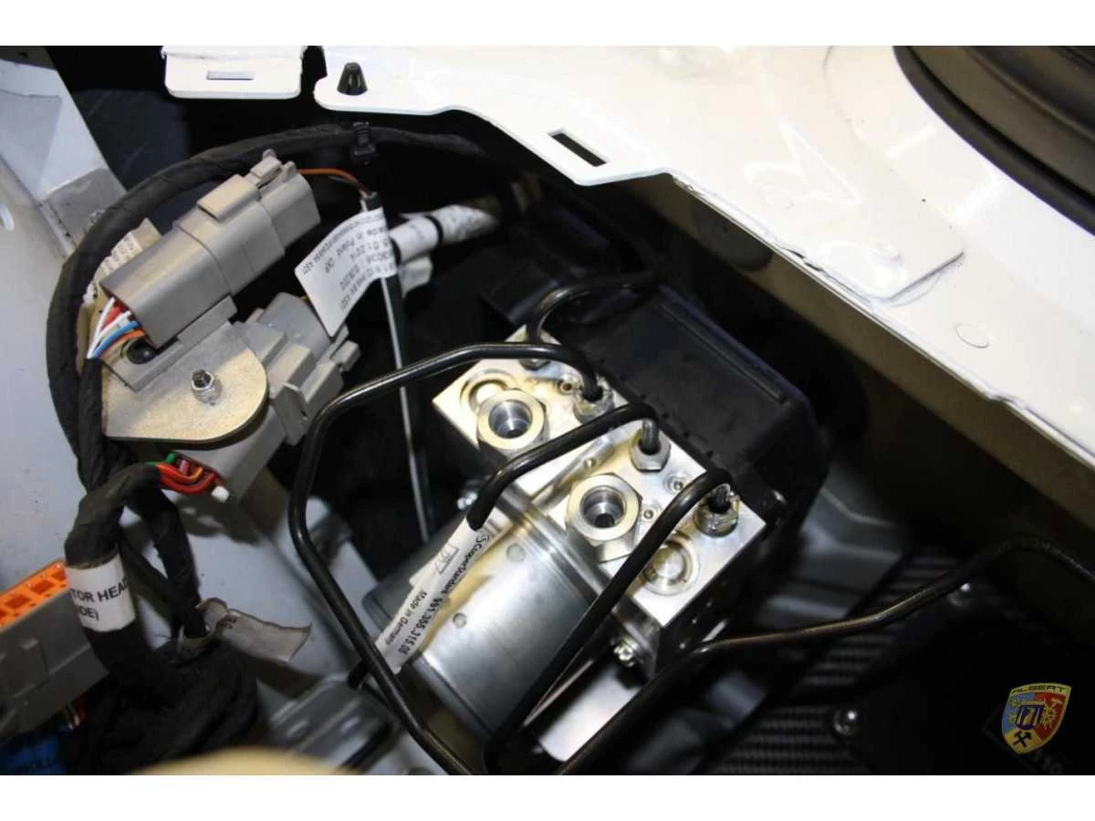 Sistema ABS-ESP 991 GT3 Cup regolabile in 12 posizioni per Porsche 911 | Albert Motorsport