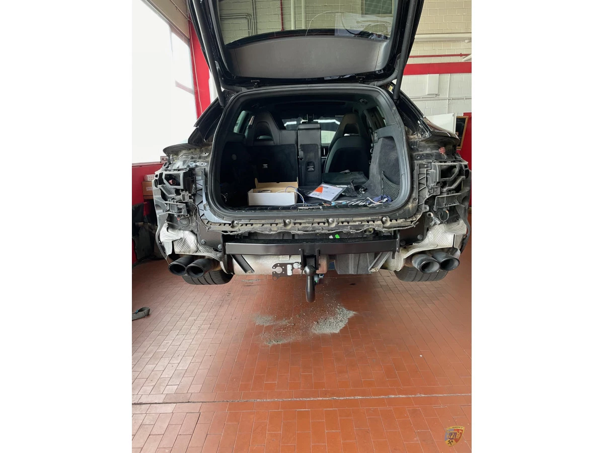 971 gancio di traino staccabile per Porsche Panamera | Albert Motorsport