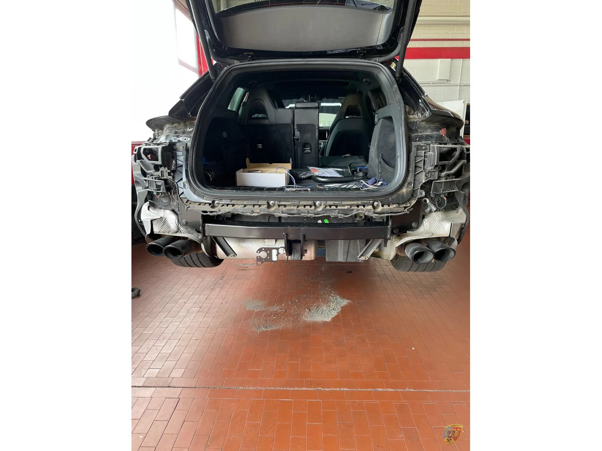 Attelage de remorque amovible 971 pour Porsche Panamera | Albert Motorsport