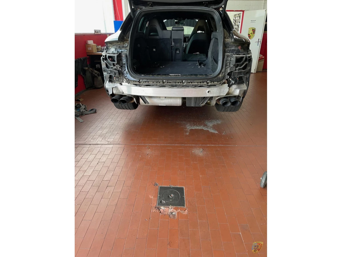 Enganche de remolque desmontable 971 para Porsche Panamera | Albert Motorsport