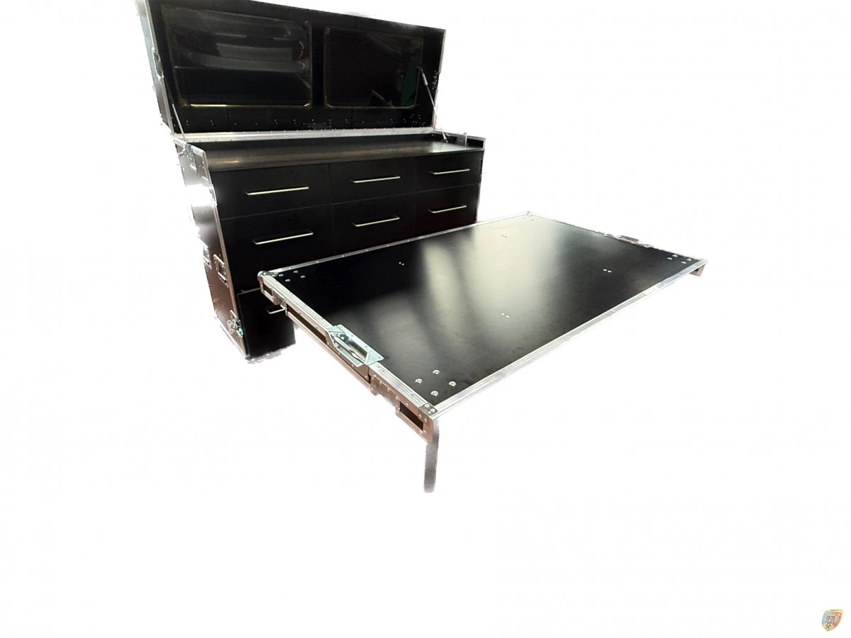 Pitbox L-Case with drawers also with screens - Type Albert Motorsport – Albert Motorsport