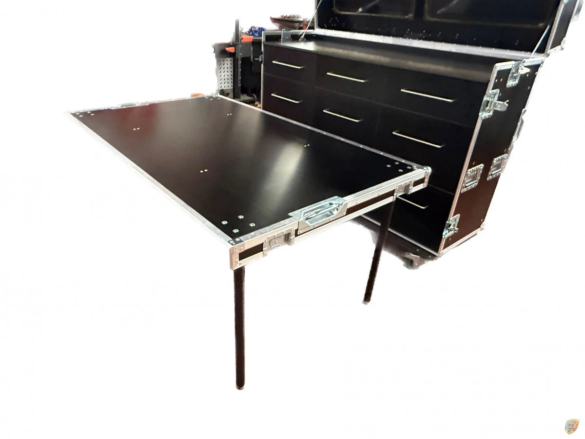 Pitbox L-Case con cassetti anche con schermi - Tipo Albert Motorsport | Albert Motorsport