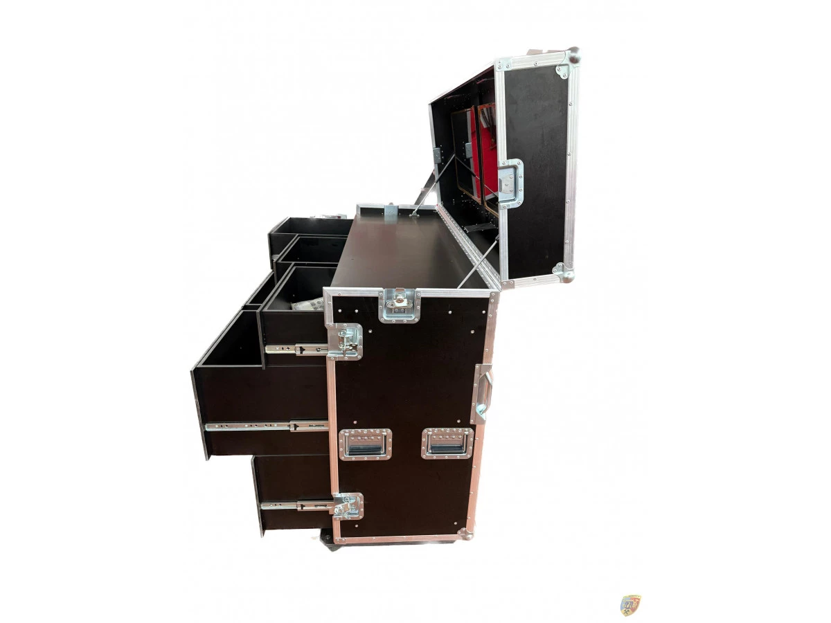 Pitbox L-Case mit Schubladen auch mit Bildschirmen - Typ Albert Motorsport – Albert Motorsport