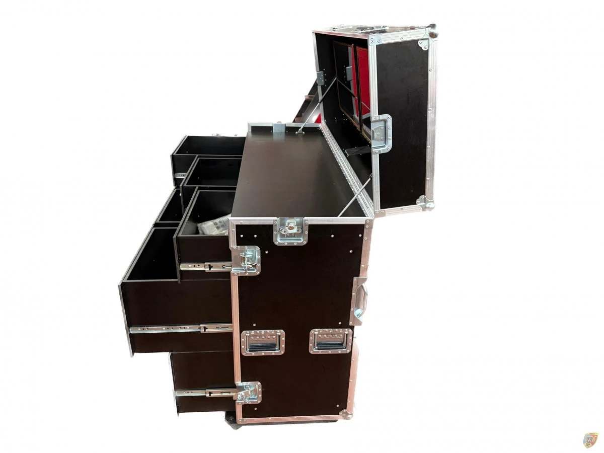 Pitbox L-Case con cajones también con mamparas - Tipo Albert Motorsport | Albert Motorsport