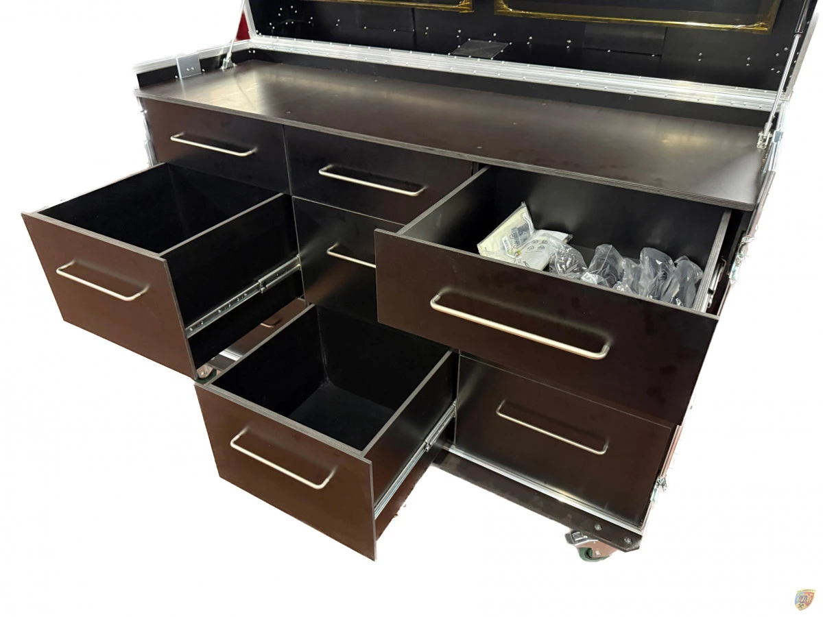 Pitbox L-Case con cajones también con mamparas - Tipo Albert Motorsport | Albert Motorsport