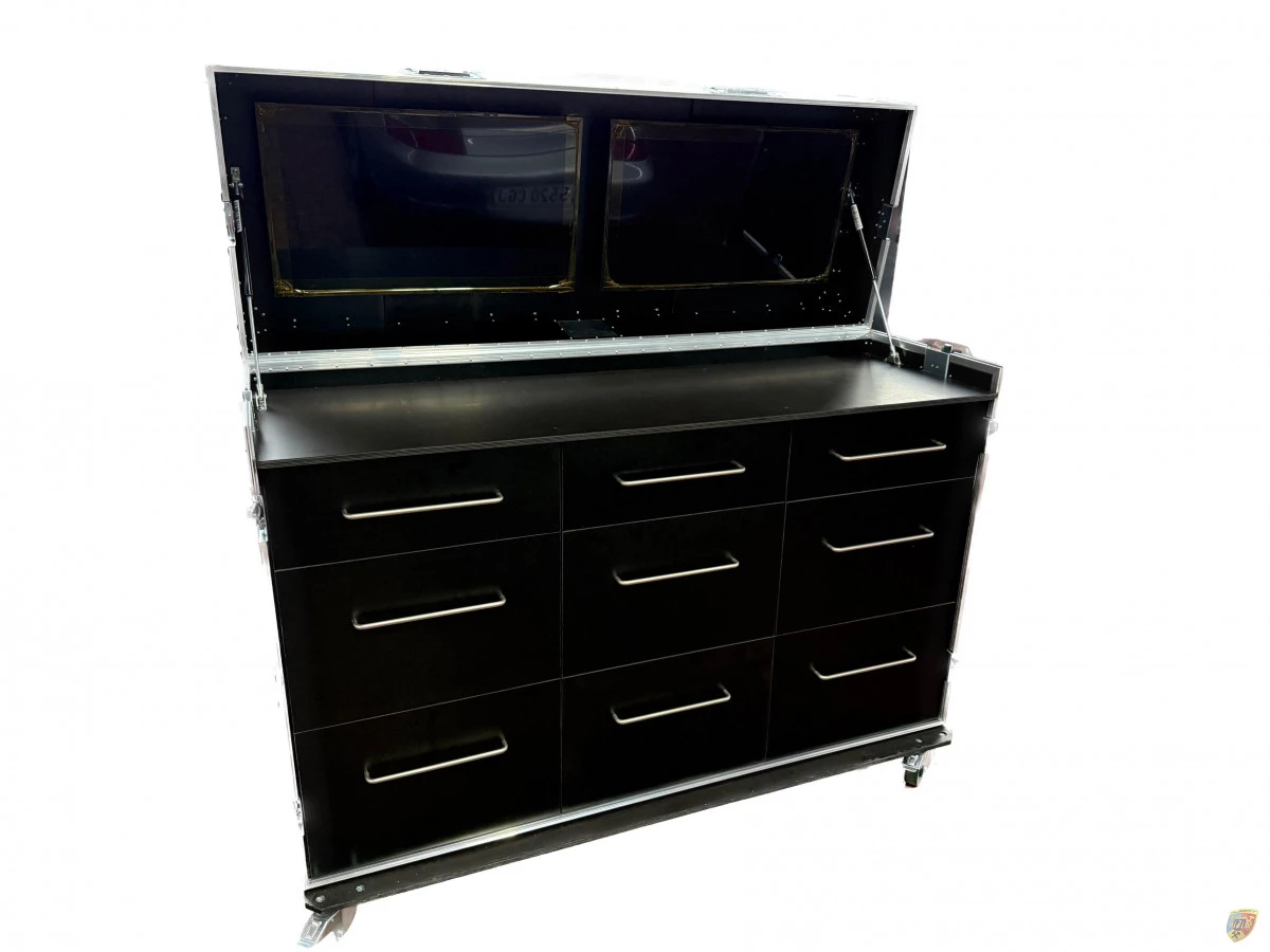 Pitbox L-Case mit Schubladen auch mit Bildschirmen - Typ Albert Motorsport – Albert Motorsport