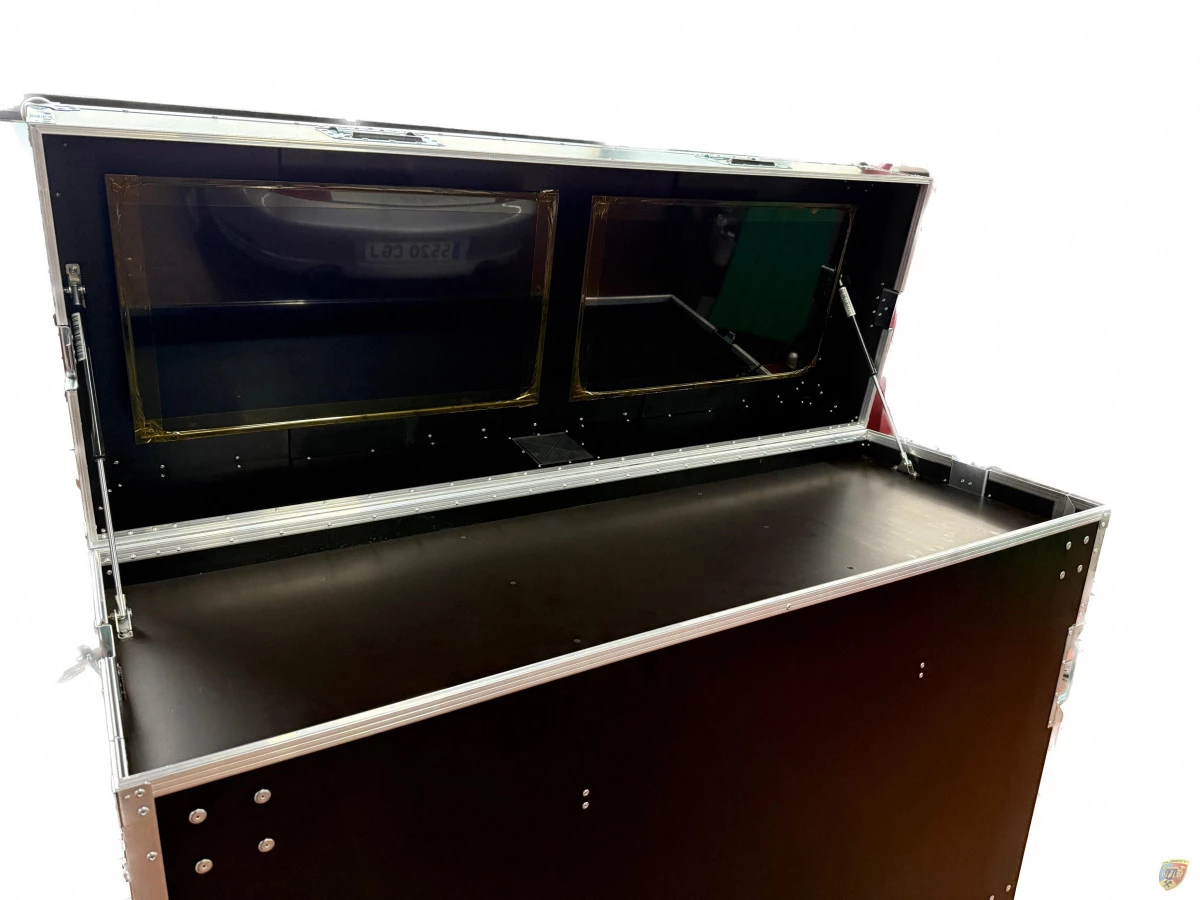 Pitbox L-Case con cassetti anche con schermi - Tipo Albert Motorsport | Albert Motorsport