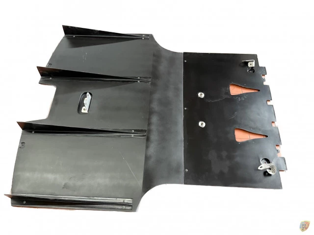 991 GT3 Cup rear and transmission diffuser with holder and fins carbon Porsche 911 – Albert Motorsport