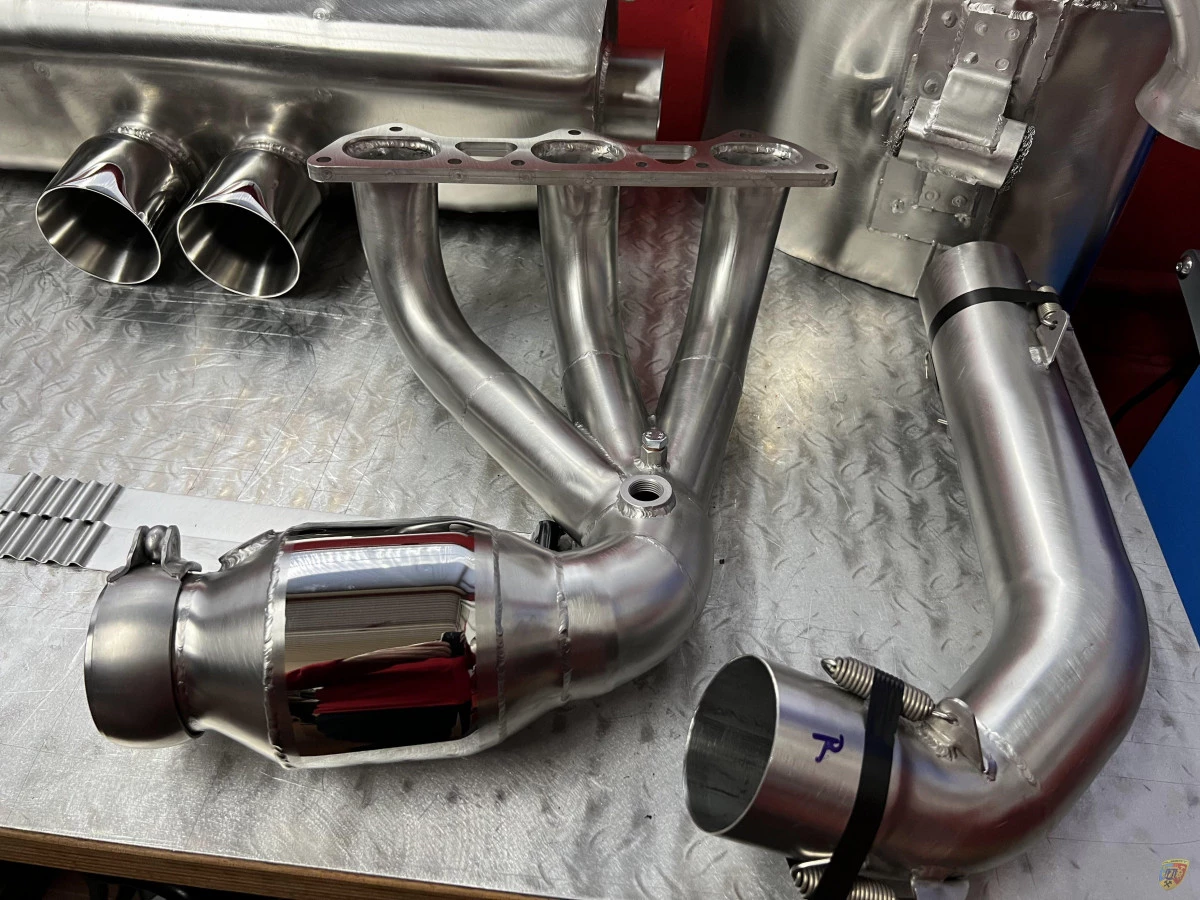 997 - 991.1 GT3 Cup Auspuffanlage mit Kat und Seitenschalldämpfern für Porsche 911 – Albert Motorsport