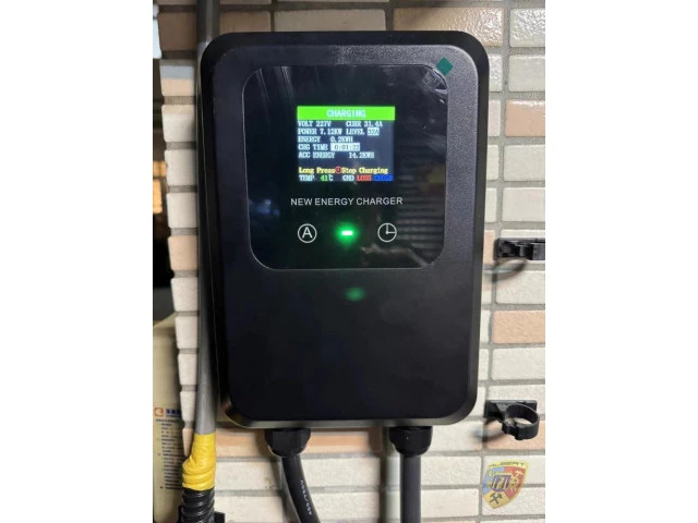 Borne de recharge Wallbox pour voitures électriques, dont Porsche | Albert Motorsport 2