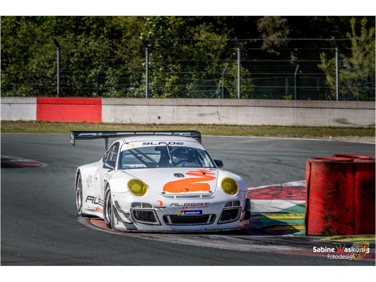 Porsche 997 GT3 R - Sabine Schmitz - Patrick Huismann - Frikadelli - por Albert Motorsport