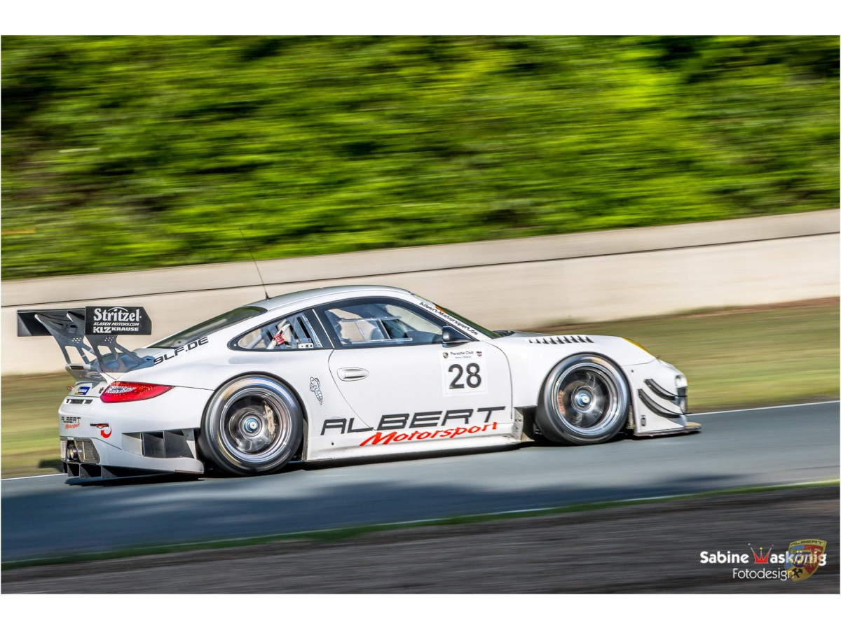 Porsche 997 GT3 R - Sabine Schmitz - Patrick Huismann - Frikadelli - by Albert Motorsport