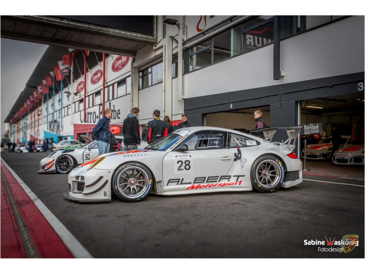Porsche 997 GT3 R - Sabine Schmitz - Patrick Huismann - Frikadelli - by Albert Motorsport – Albert Motorsport