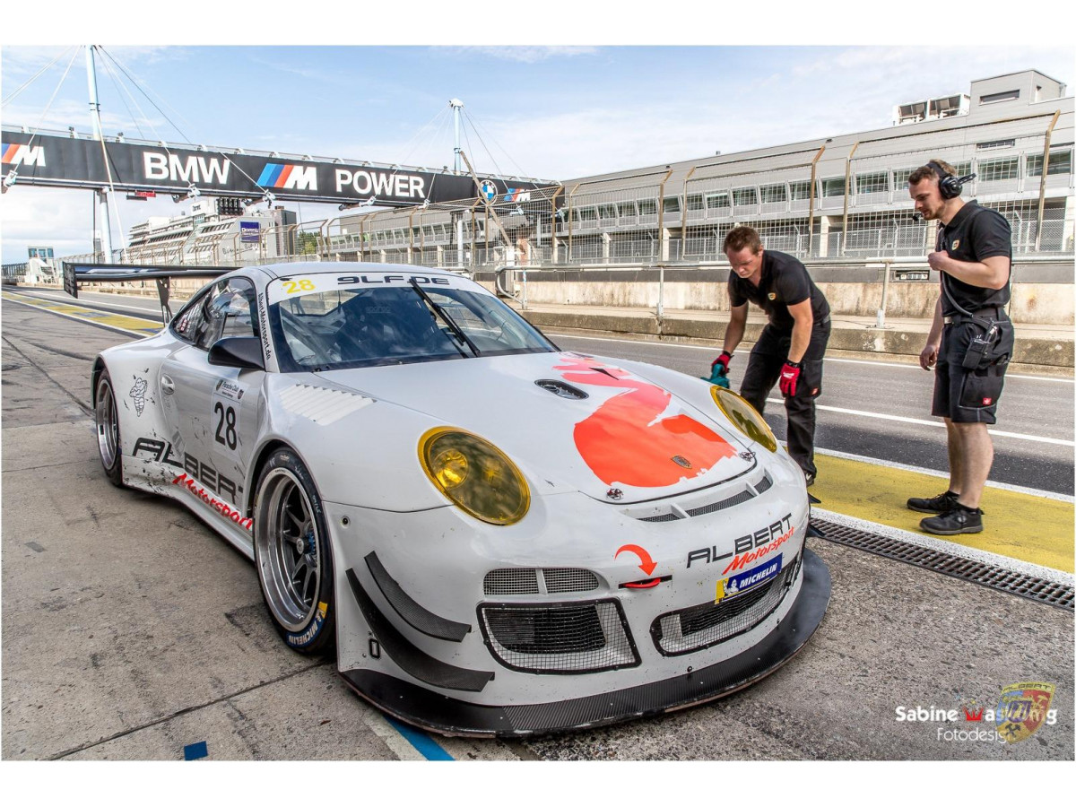 Porsche 997 GT3 R - Sabine Schmitz - Patrick Huismann - Frikadelli - by Albert Motorsport