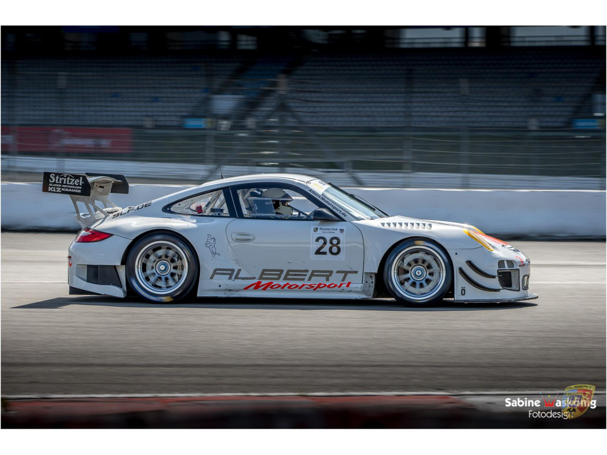 Porsche 997 GT3 R - Sabine Schmitz - Patrick Huismann - Frikadelli - by Albert Motorsport