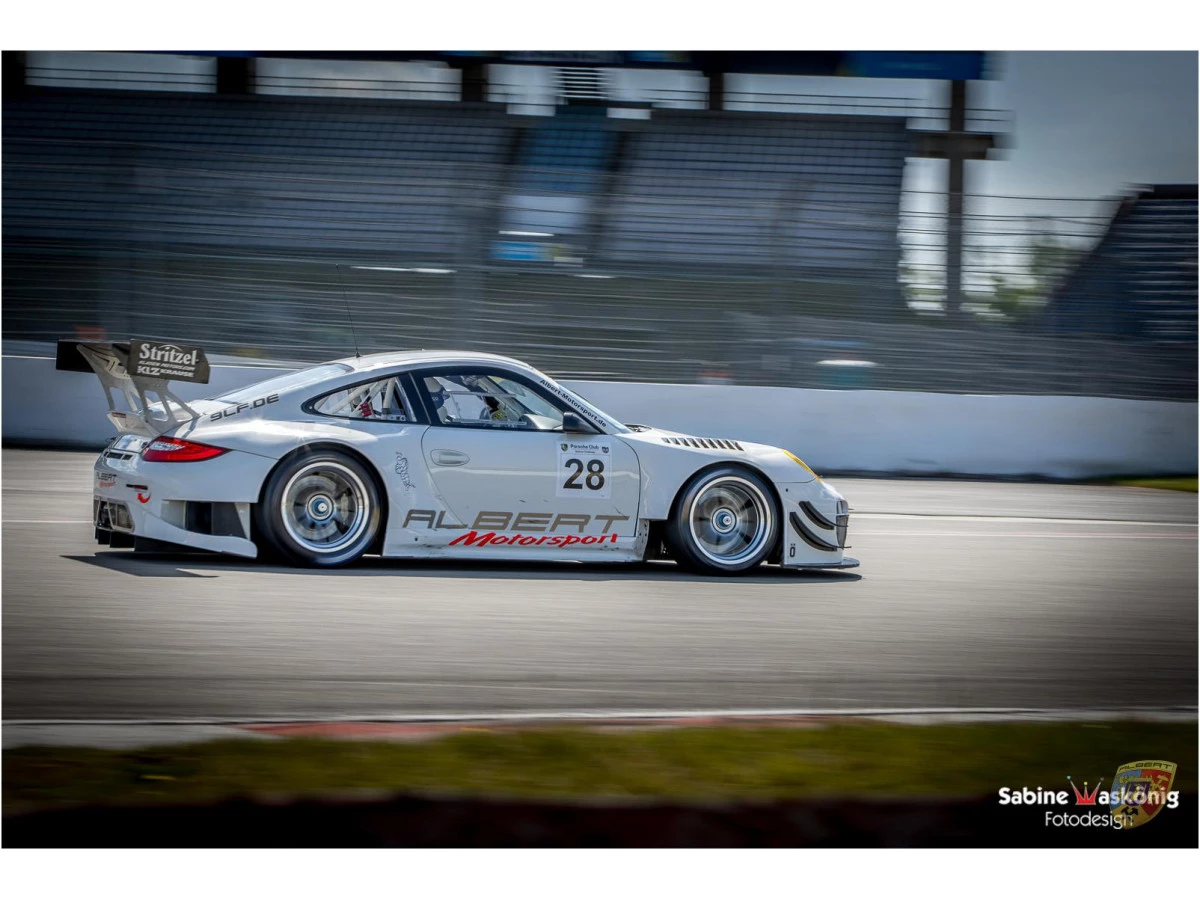 Porsche 997 GT3 R - Sabine Schmitz - Patrick Huismann - Frikadelli - par Albert Motorsport | Albert Motorsport
