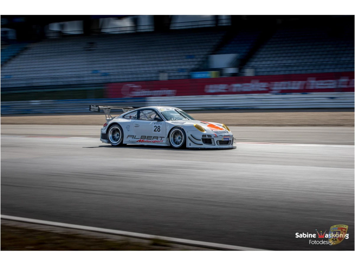 Porsche 997 GT3 R - Sabine Schmitz - Patrick Huismann - Frikadelli - par Albert Motorsport | Albert Motorsport