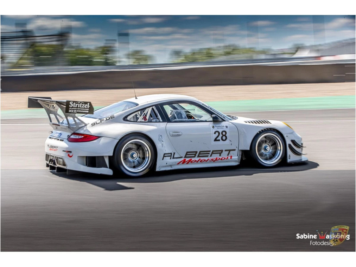 Porsche 997 GT3 R - Sabine Schmitz - Patrick Huismann - Frikadelli - di Albert Motorsport | Albert Motorsport