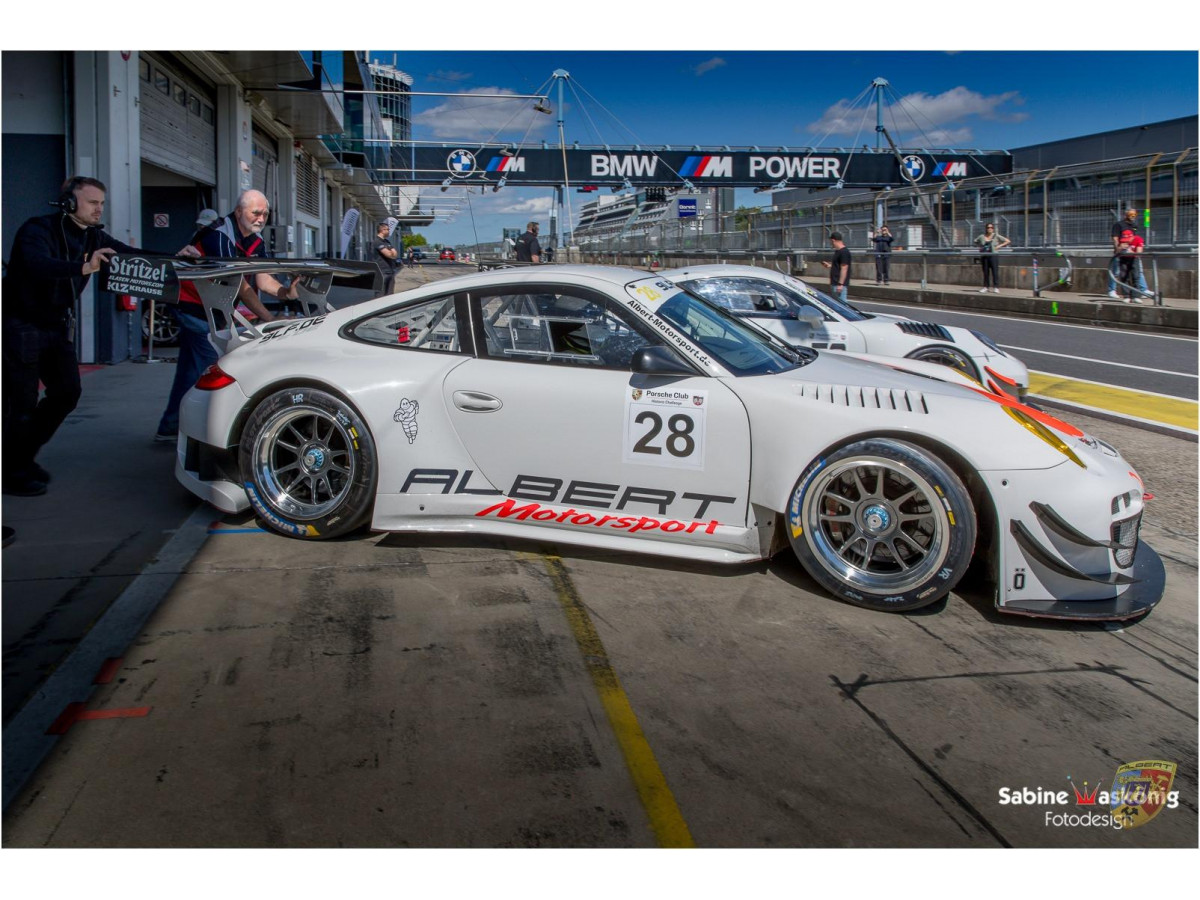 Porsche 997 GT3 R - Sabine Schmitz - Patrick Huismann - Frikadelli - par Albert Motorsport