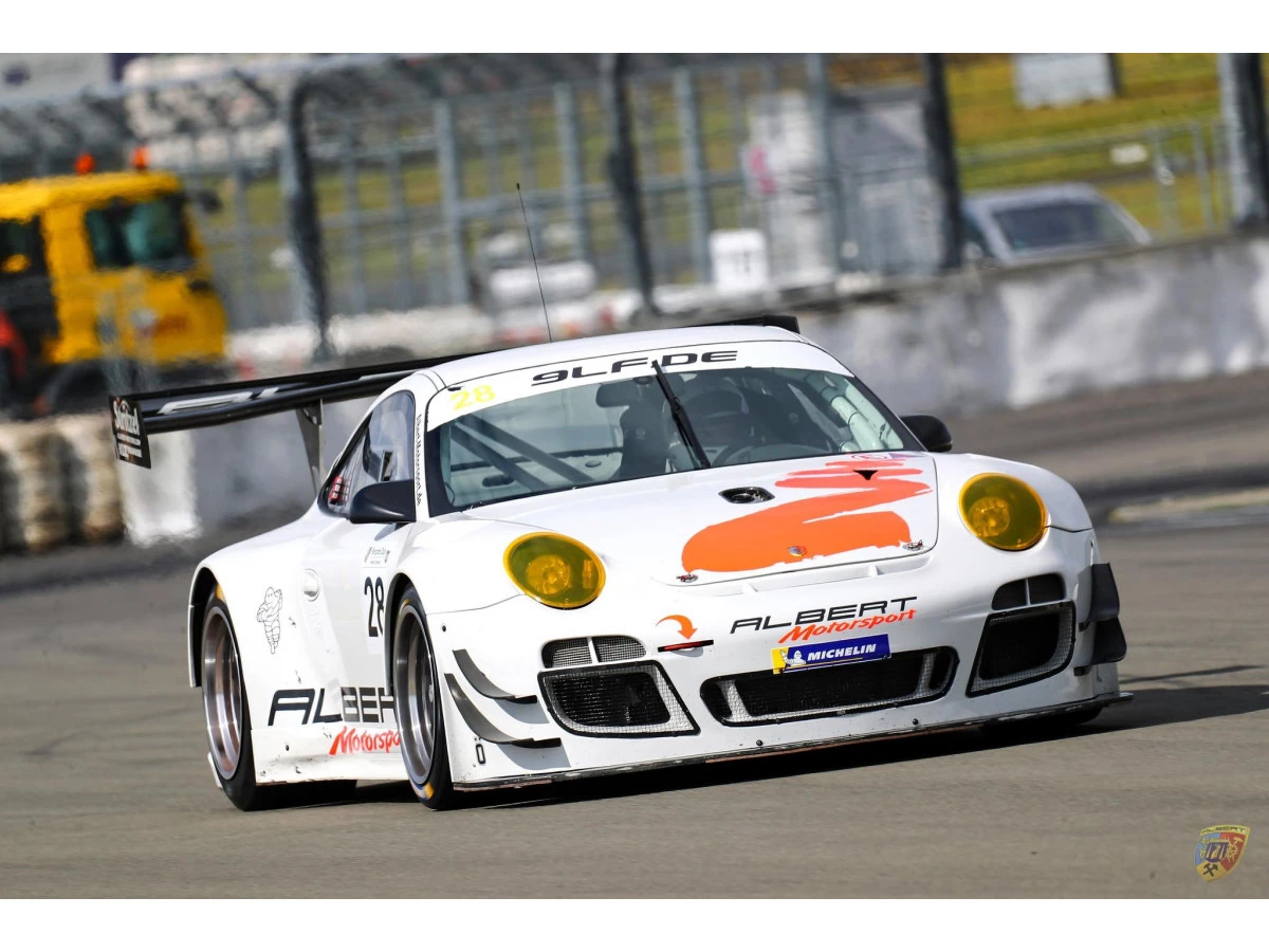 Porsche 997 GT3 R - Sabine Schmitz - Patrick Huismann - Frikadelli - di Albert Motorsport | Albert Motorsport