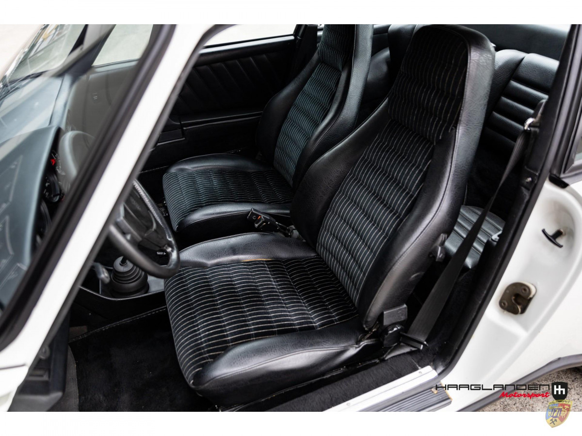 Porsche 911 Carrera 3.0 Coupé (G-Model)