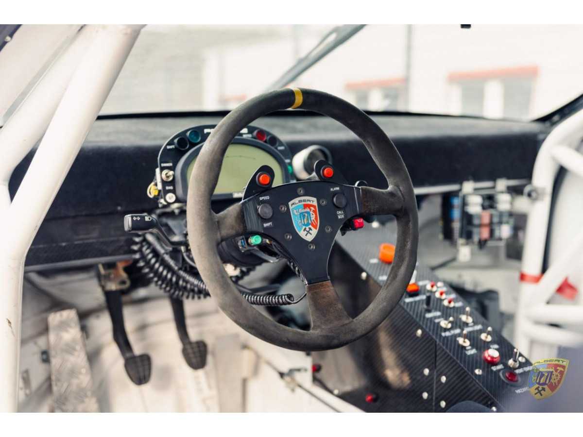 997 RSR Carrocería plana con tecnología Cup, sin motor ni caja de cambios