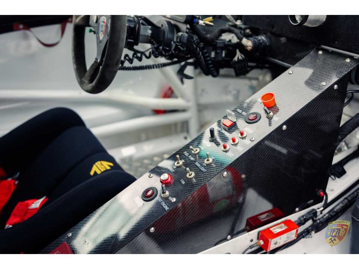 997 RSR Carrocería plana con tecnología Cup, sin motor ni caja de cambios