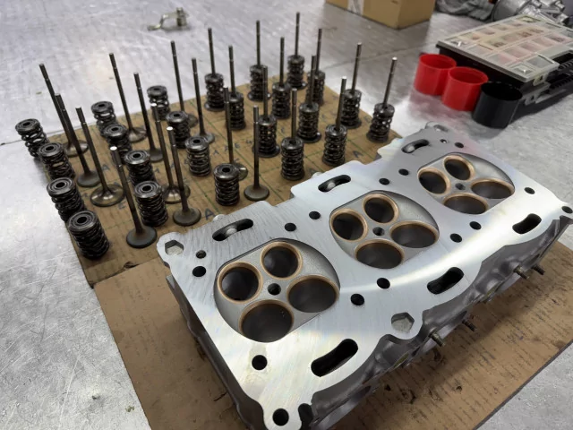 996 GT3 R - RSR 2 cylinder heads overhauled titanium valves Porsche 911 – Albert Motorsport